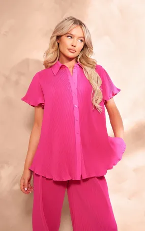 Chemise à manches courtes rose vif en mousseline de soie plissée