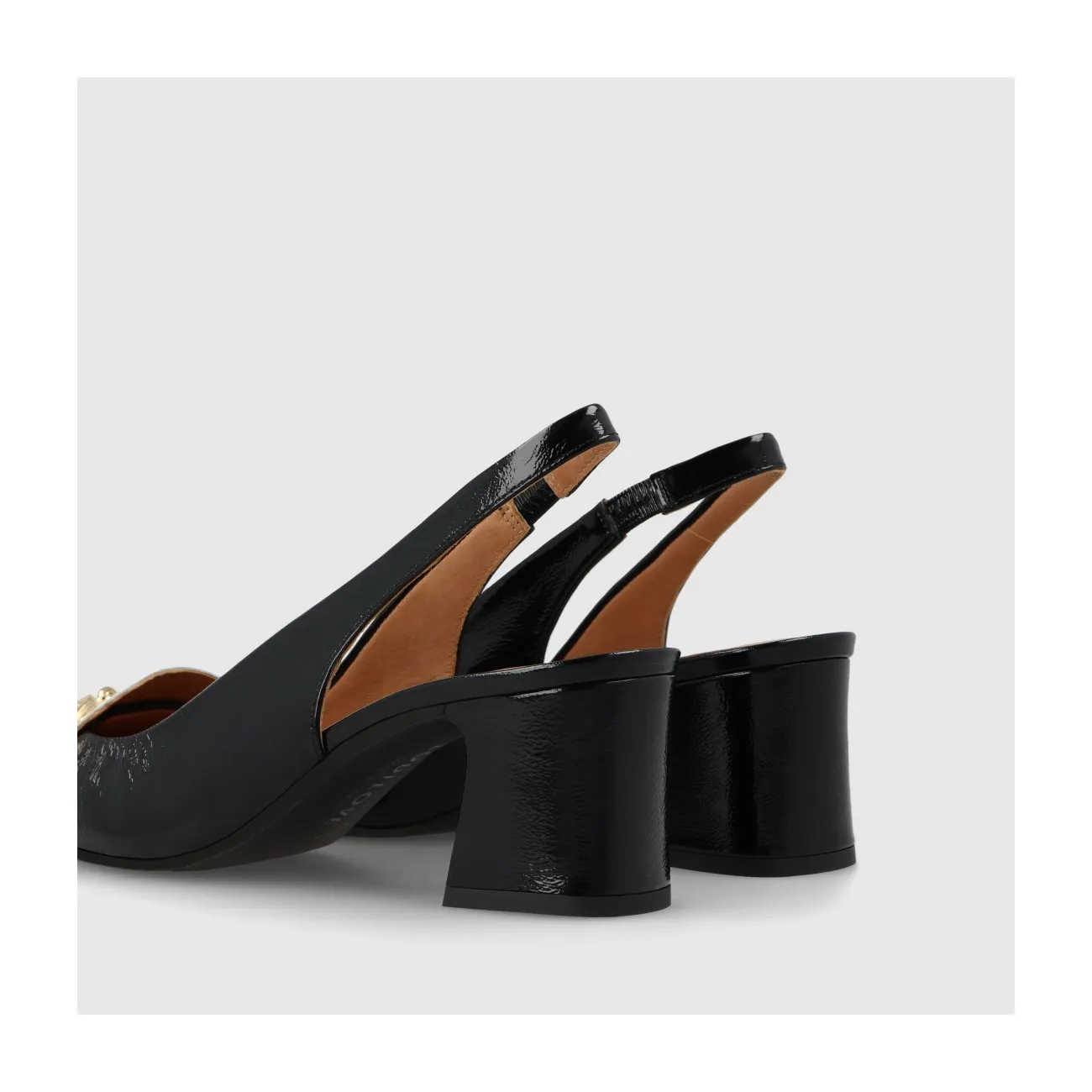 Escarpin slingback pour femme en cuir effet cuir verni combiné noir et blanc. I LODI Chaussures pour femme online.