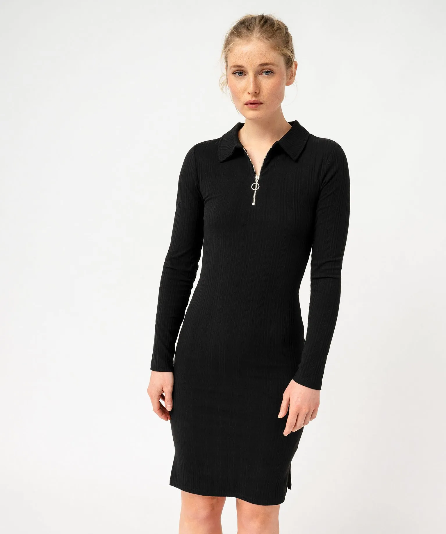 Robe en maille côtelée à manches longues et col zippé femme noir