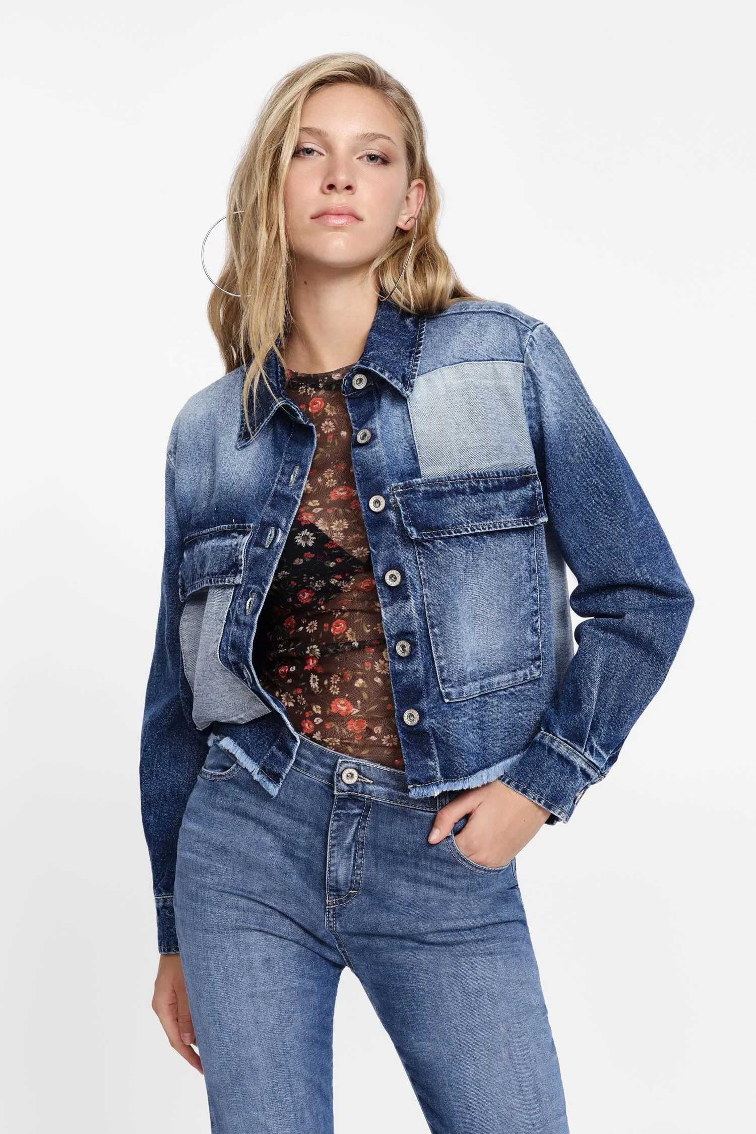 Veste en denim avec poches contrastées